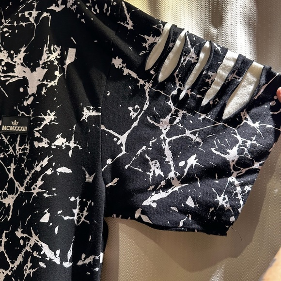 Red Ape XL scallop Shirt - Picture 4 of 9